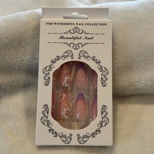 Beautiful Nail Wonderful Nail Collection New in Box Flowers & Purple Tips